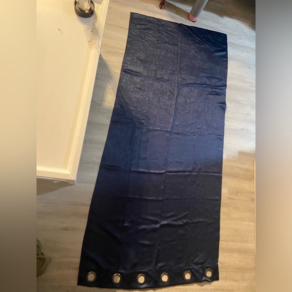 Blue blackout curtain - Picture 1 of 4